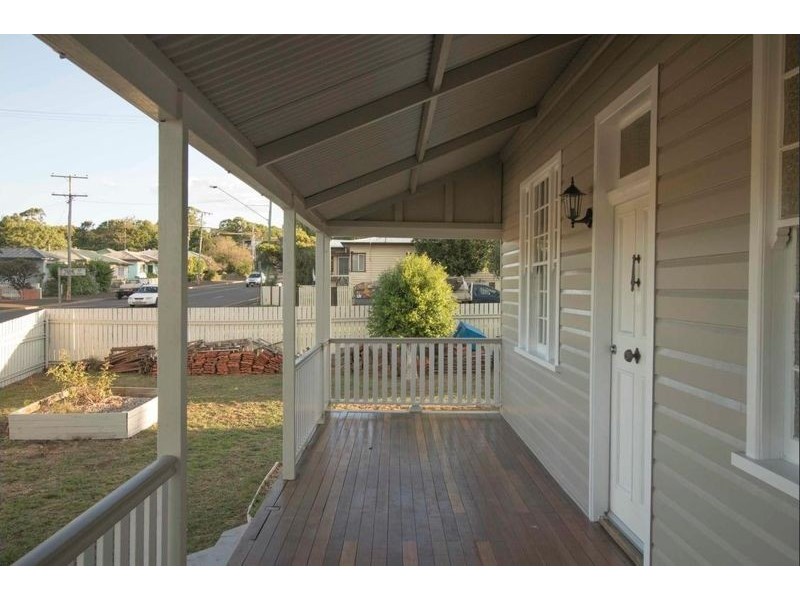 5 West Street, Newtown QLD 4350