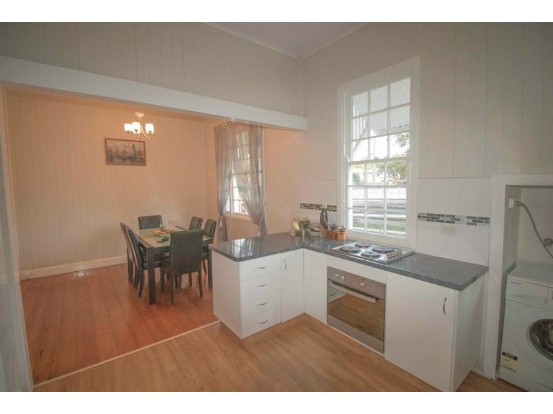 5 West Street, Newtown QLD 4350