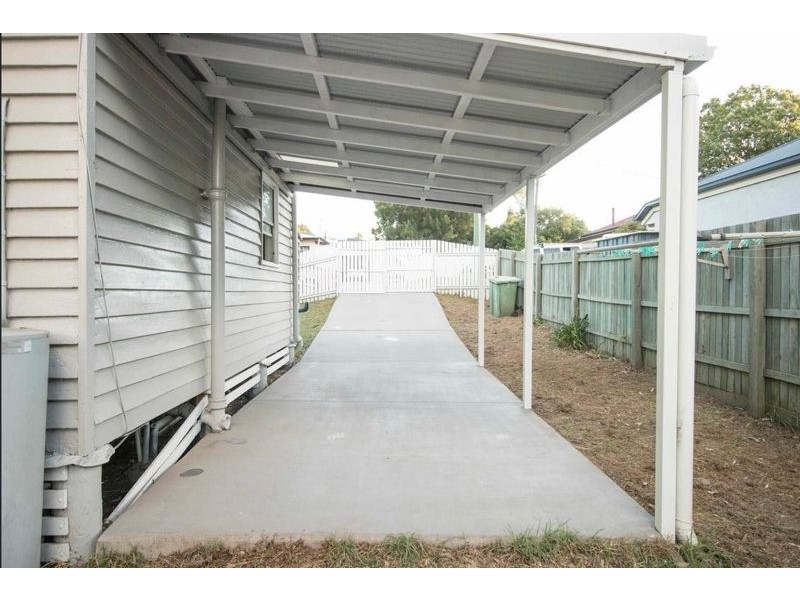 5 West Street, Newtown QLD 4350