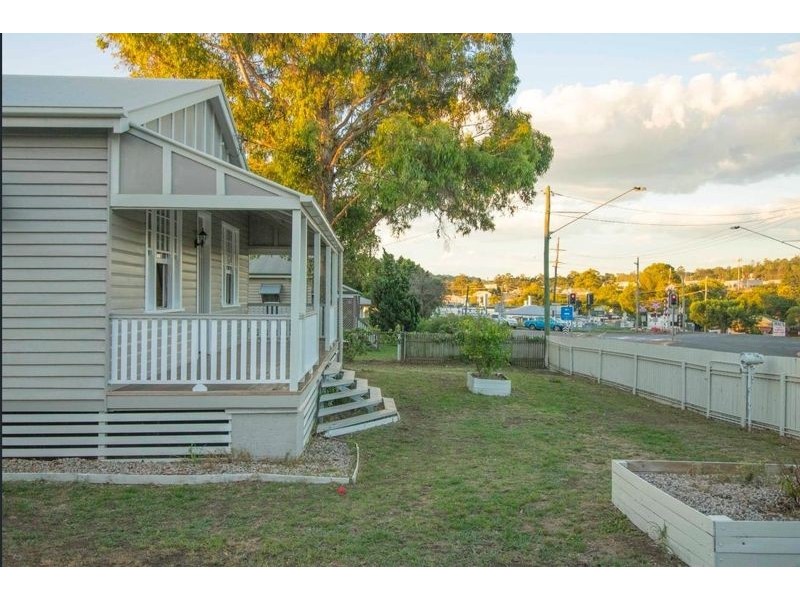 5 West Street, Newtown QLD 4350