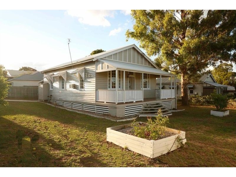 5 West Street, Newtown QLD 4350