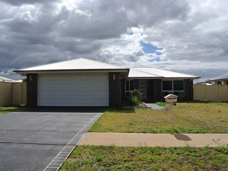 35 Berghofer Drive, Oakey QLD 4401