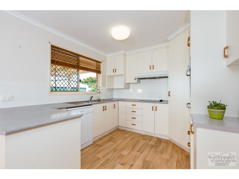 7 Cameron Street, Wyreema QLD 4352