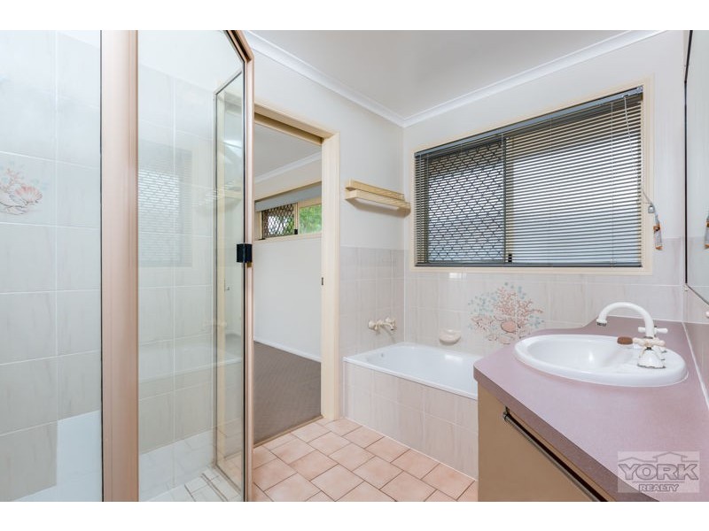 7 Cameron Street, Wyreema QLD 4352