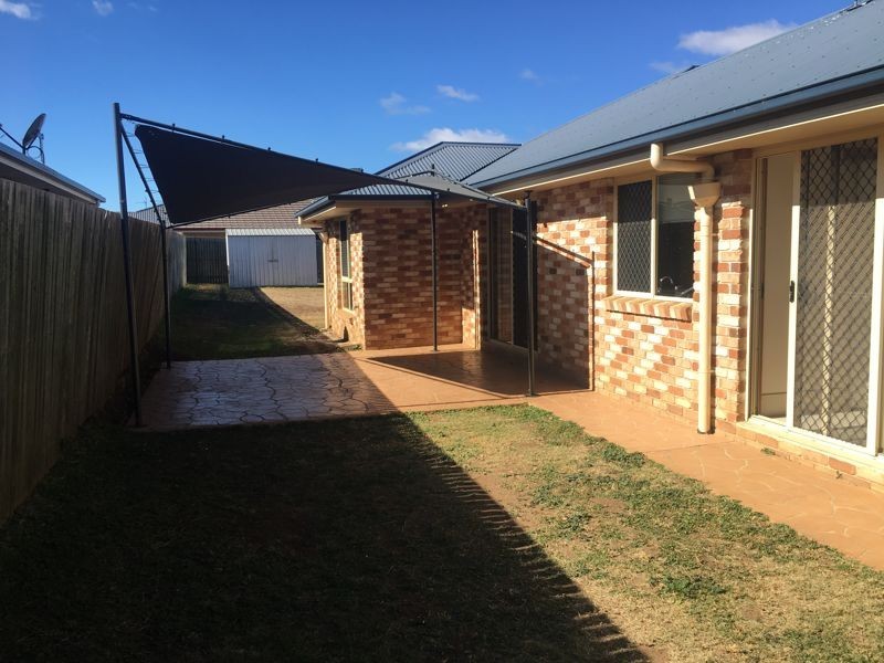 8 Ashford Drive, Wyreema QLD 4352