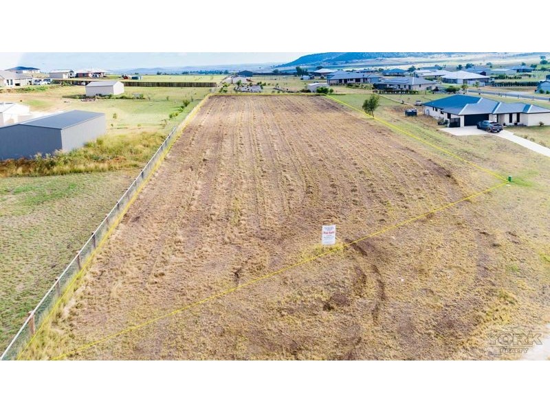 23 Sunshine Way, Kingsthorpe QLD 4400