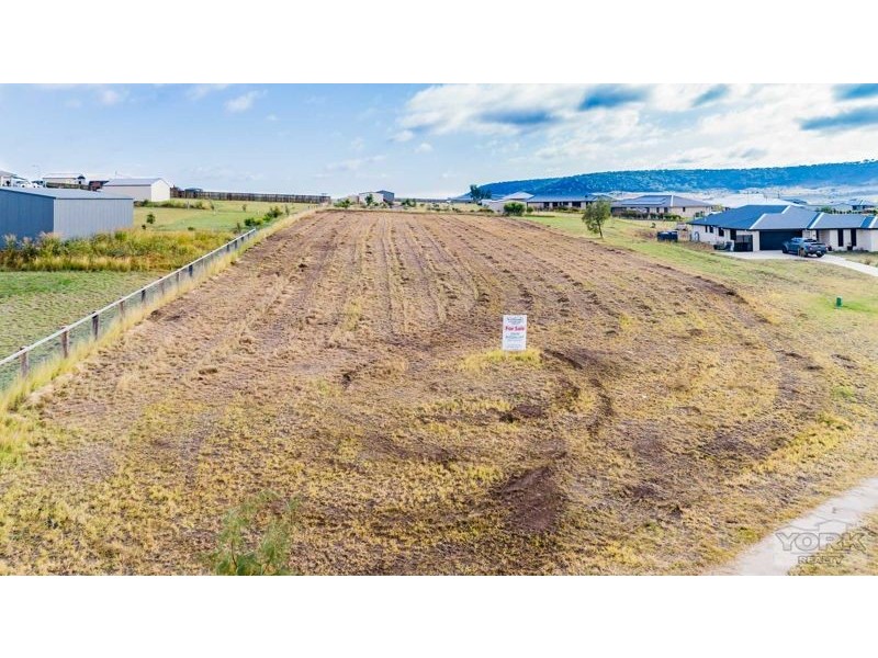 23 Sunshine Way, Kingsthorpe QLD 4400