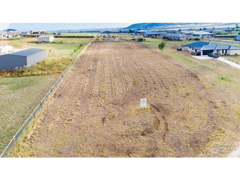 23 Sunshine Way, Kingsthorpe QLD 4400