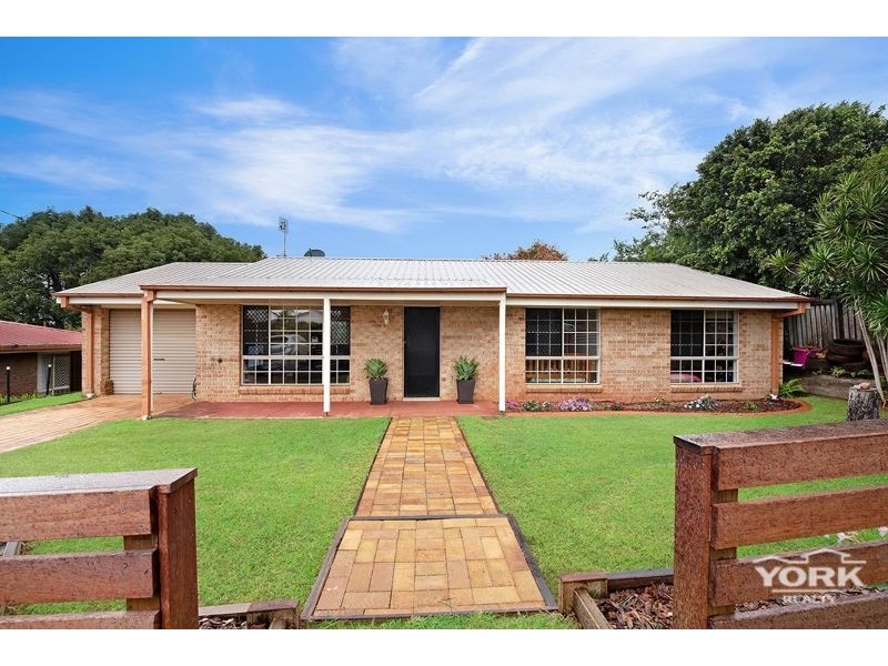 108 Hogg Street, Wilsonton Heights QLD 4350