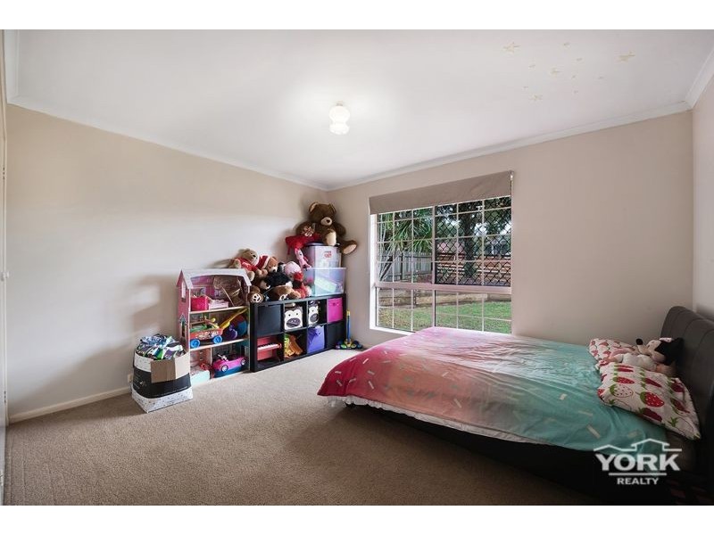 108 Hogg Street, Wilsonton Heights QLD 4350