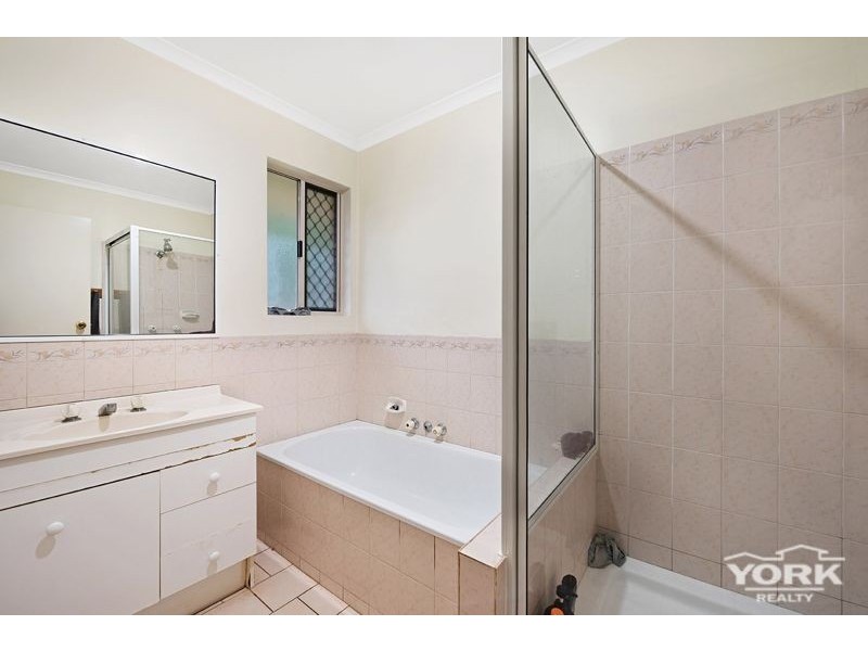 108 Hogg Street, Wilsonton Heights QLD 4350