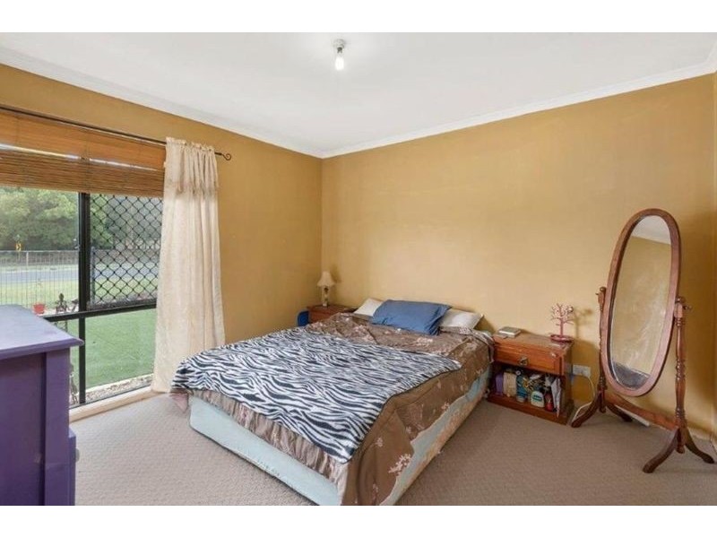 231 New England Highway, Harlaxton QLD 4350
