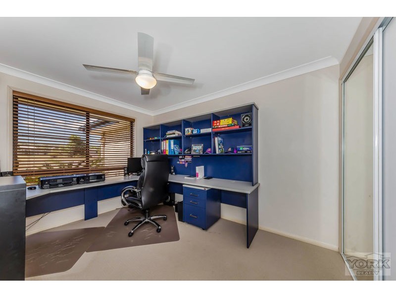 50 Holly Avenue, Highfields QLD 4352