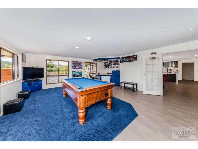 50 Holly Avenue, Highfields QLD 4352