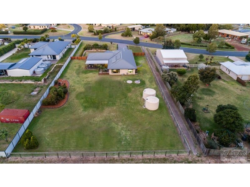 50 Holly Avenue, Highfields QLD 4352