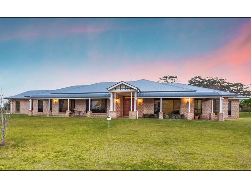 1 Bernard Court, Highfields QLD 4352