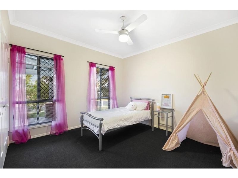 1 Bernard Court, Highfields QLD 4352
