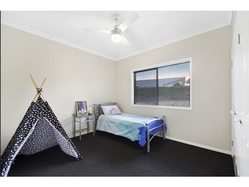 1 Bernard Court, Highfields QLD 4352