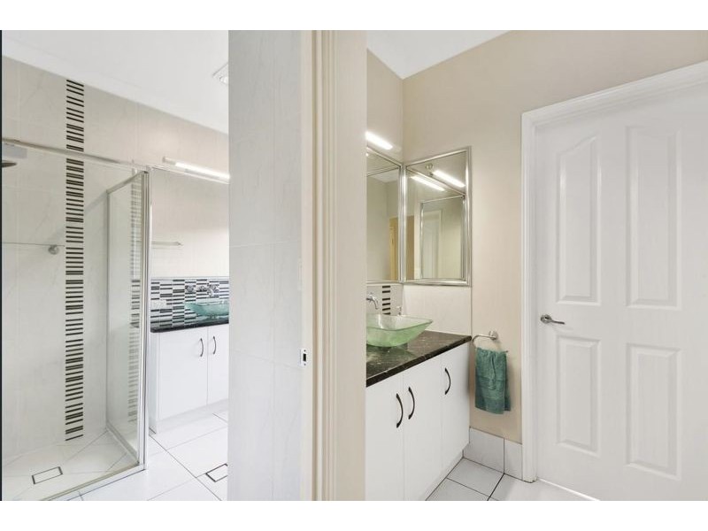 1 Bernard Court, Highfields QLD 4352