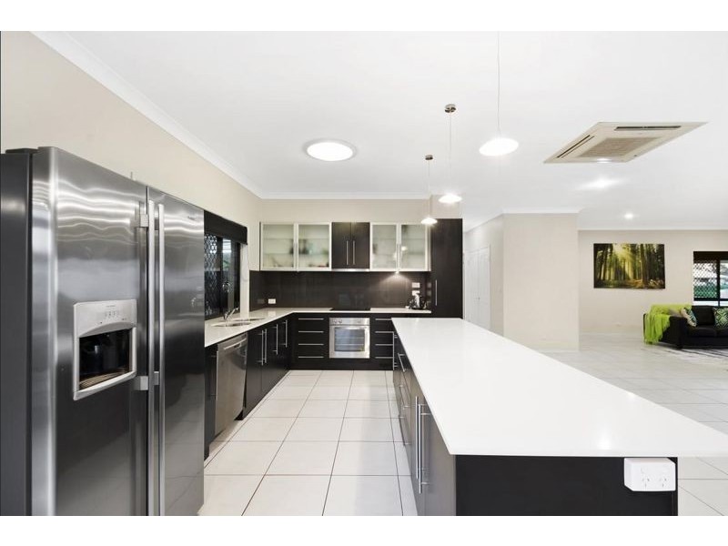 1 Bernard Court, Highfields QLD 4352