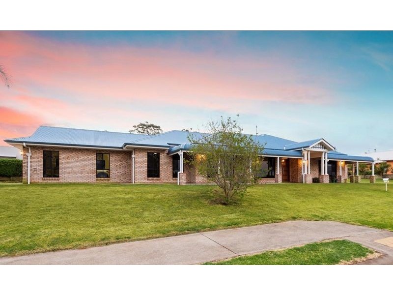 1 Bernard Court, Highfields QLD 4352