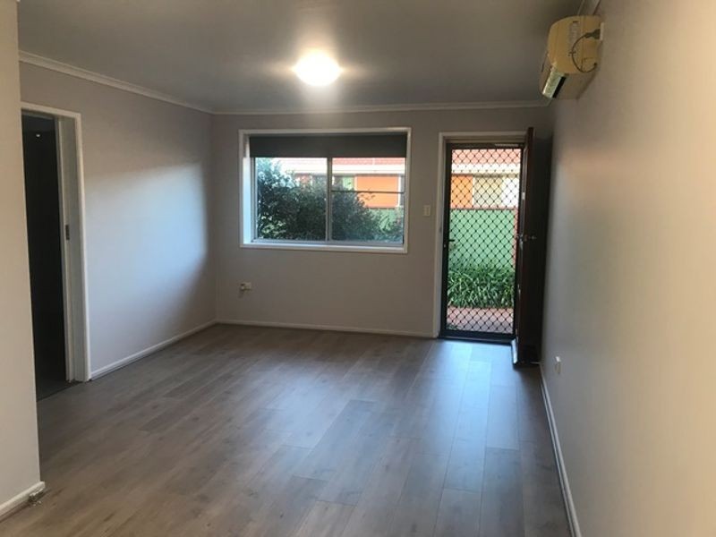 2/15a Wilfred Street, Harristown QLD 4350