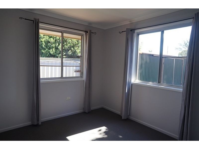 2/15a Wilfred Street, Harristown QLD 4350