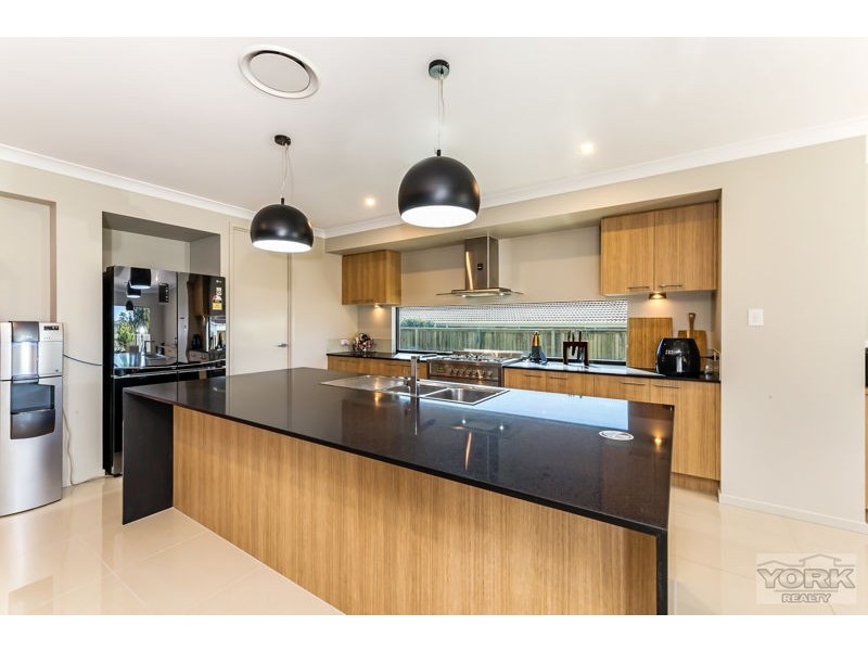488 Mackenzie Street, Middle Ridge QLD 4350