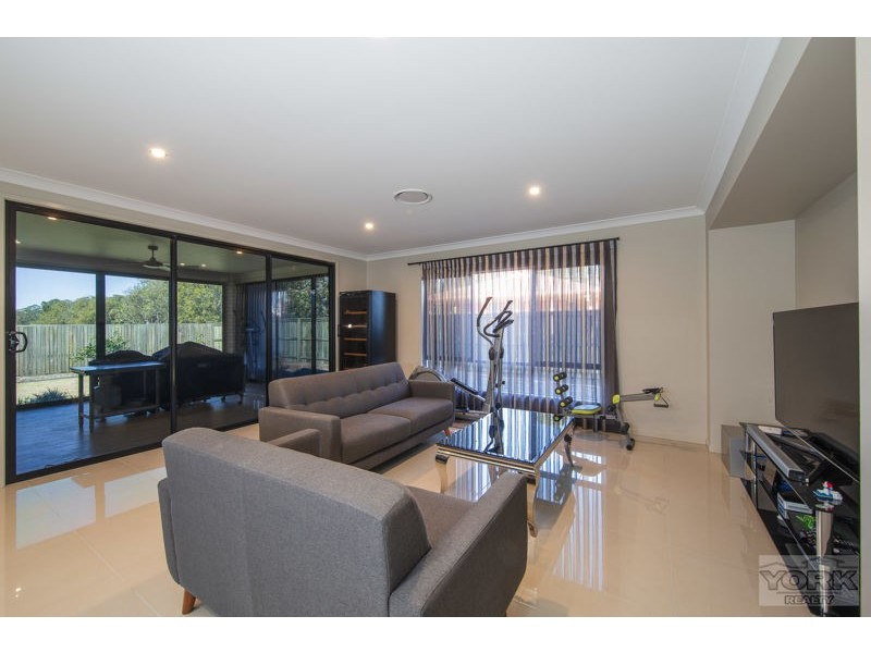 488 Mackenzie Street, Middle Ridge QLD 4350