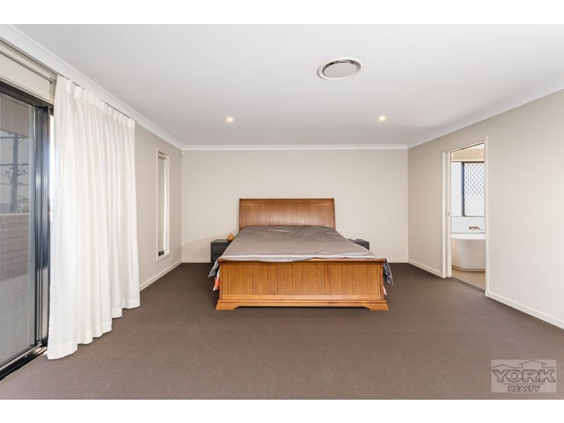 488 Mackenzie Street, Middle Ridge QLD 4350