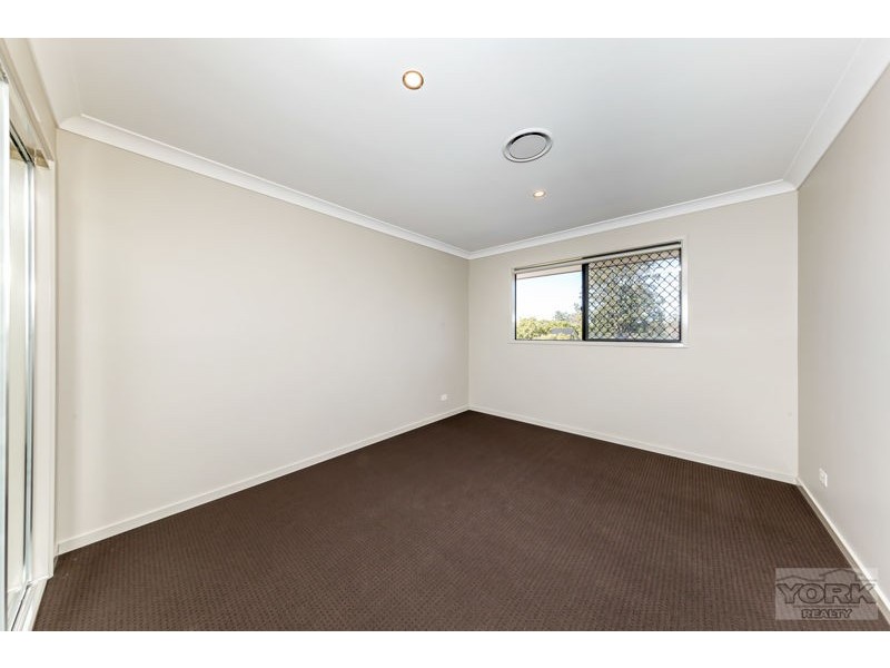 488 Mackenzie Street, Middle Ridge QLD 4350