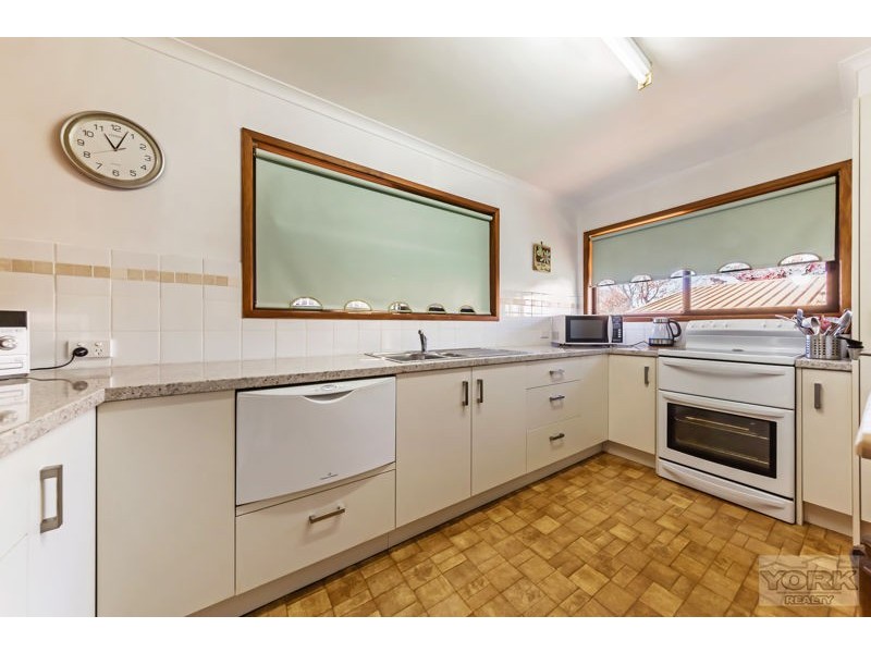 30 Charnley Street, Kearneys Spring QLD 4350