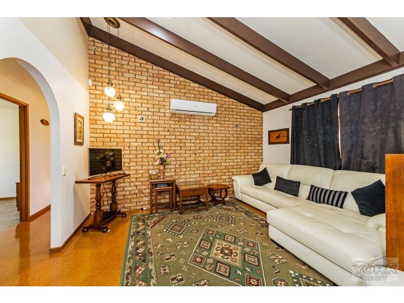 30 Charnley Street, Kearneys Spring QLD 4350