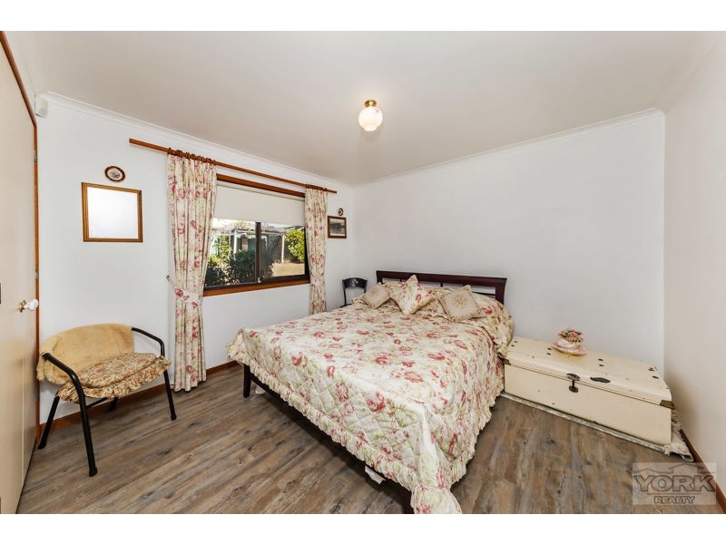 30 Charnley Street, Kearneys Spring QLD 4350