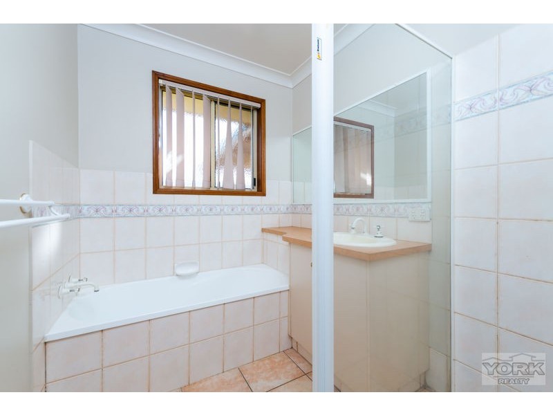 569 Greenwattle Street, Glenvale QLD 4350