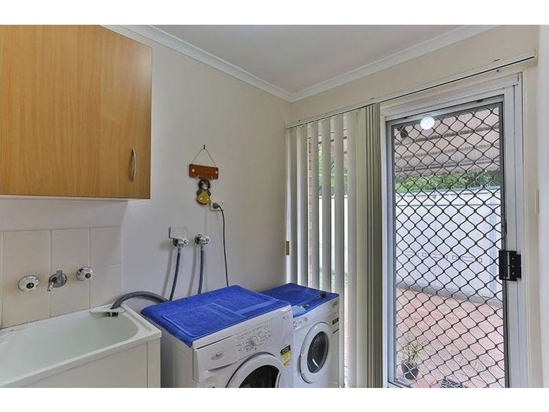 8/19a Gladstone Street, Newtown QLD 4350