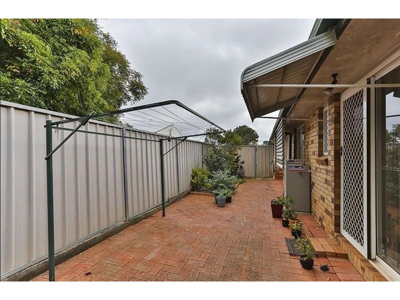 8/19a Gladstone Street, Newtown QLD 4350