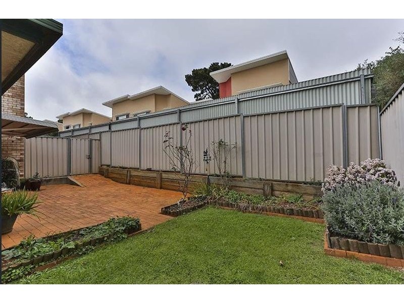 8/19a Gladstone Street, Newtown QLD 4350