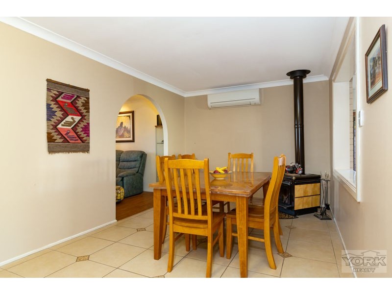 4 Belcher Drive, Glenvale QLD 4350