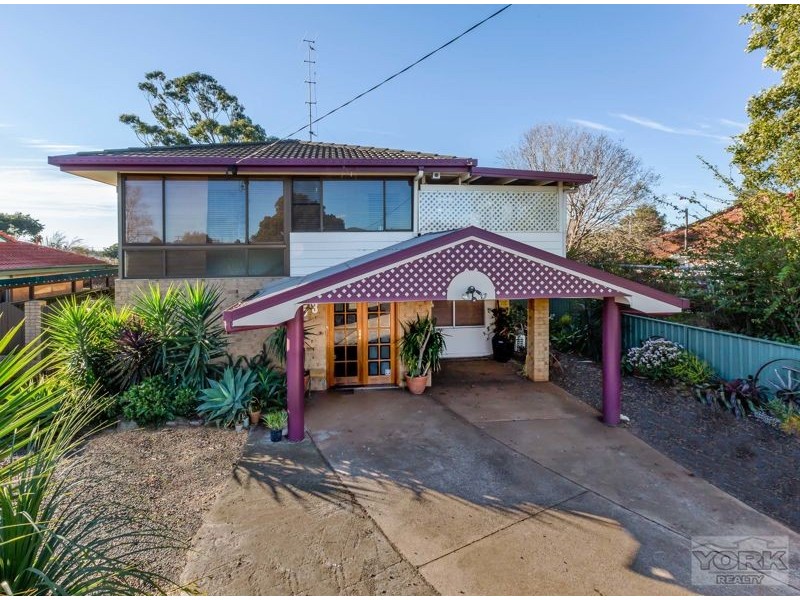 453 Stenner Street, Harristown QLD 4350