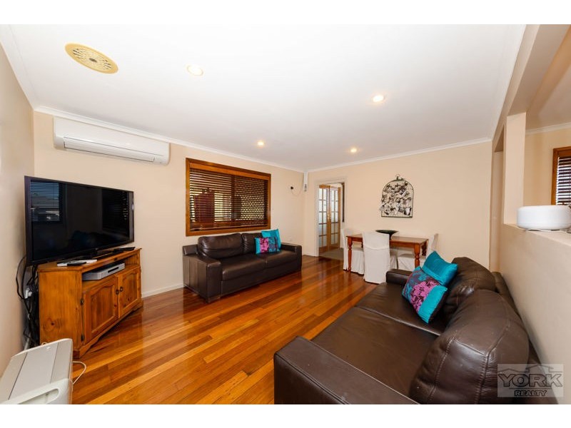 453 Stenner Street, Harristown QLD 4350