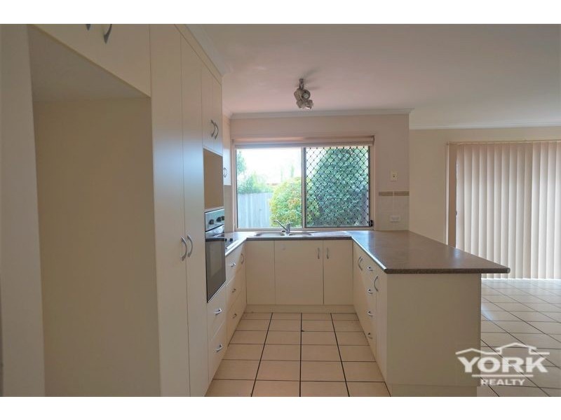 4/320 South Street, Harristown QLD 4350