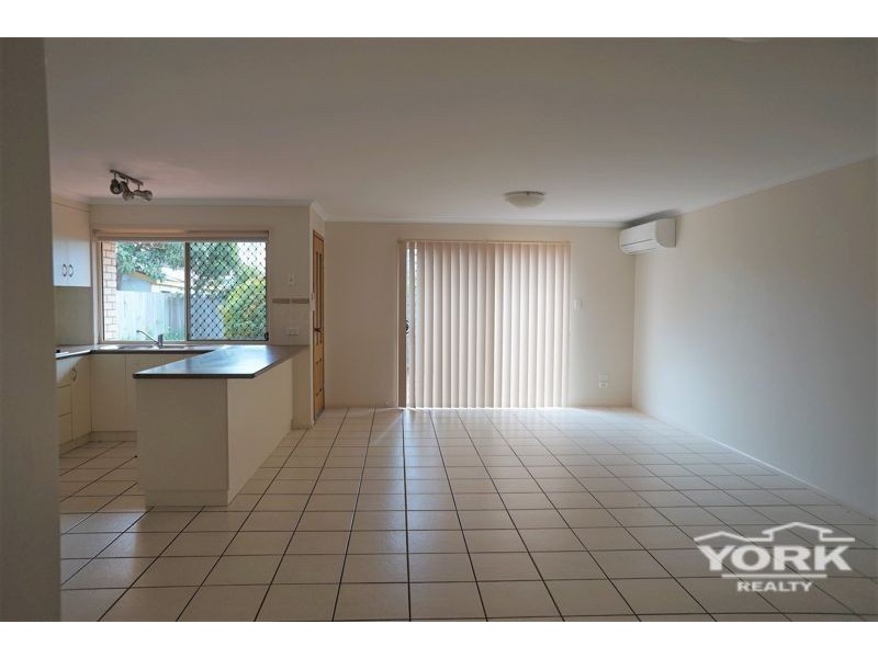 4/320 South Street, Harristown QLD 4350