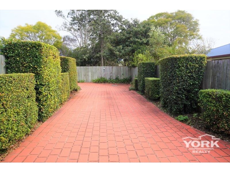 4/320 South Street, Harristown QLD 4350