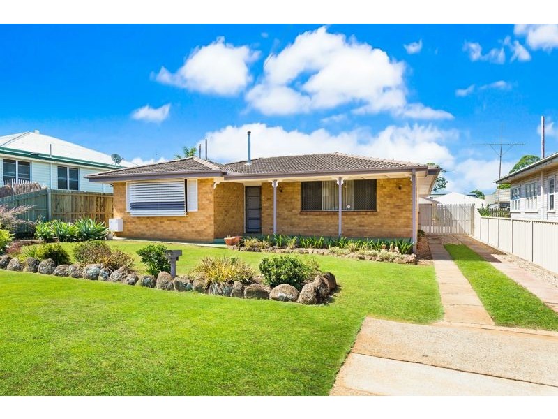 69 O’Quinn Street, Harristown QLD 4350