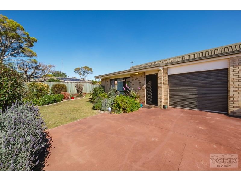 2/90a Alderley Street, Rangeville QLD 4350