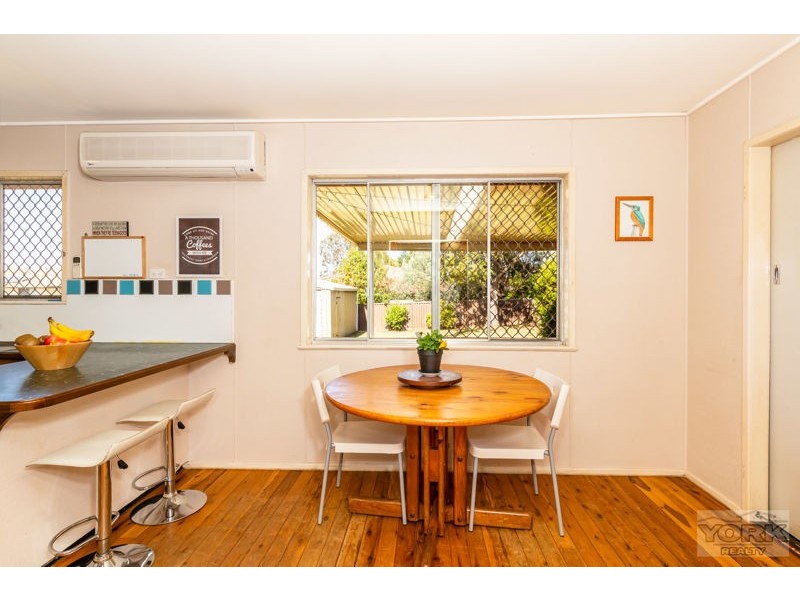 234a Alderley Street, Centenary Heights QLD 4350