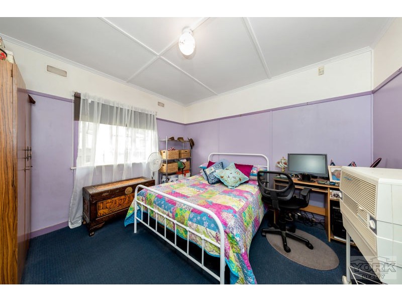 28 Doyle Street, Harlaxton QLD 4350