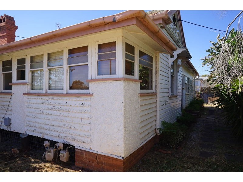 5 Kirk Street, Toowoomba City QLD 4350