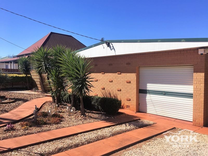 64 Holberton Street, Rockville QLD 4350